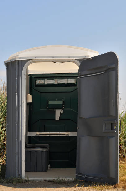Best Portable bathroom rental  in Ly Lake, IL